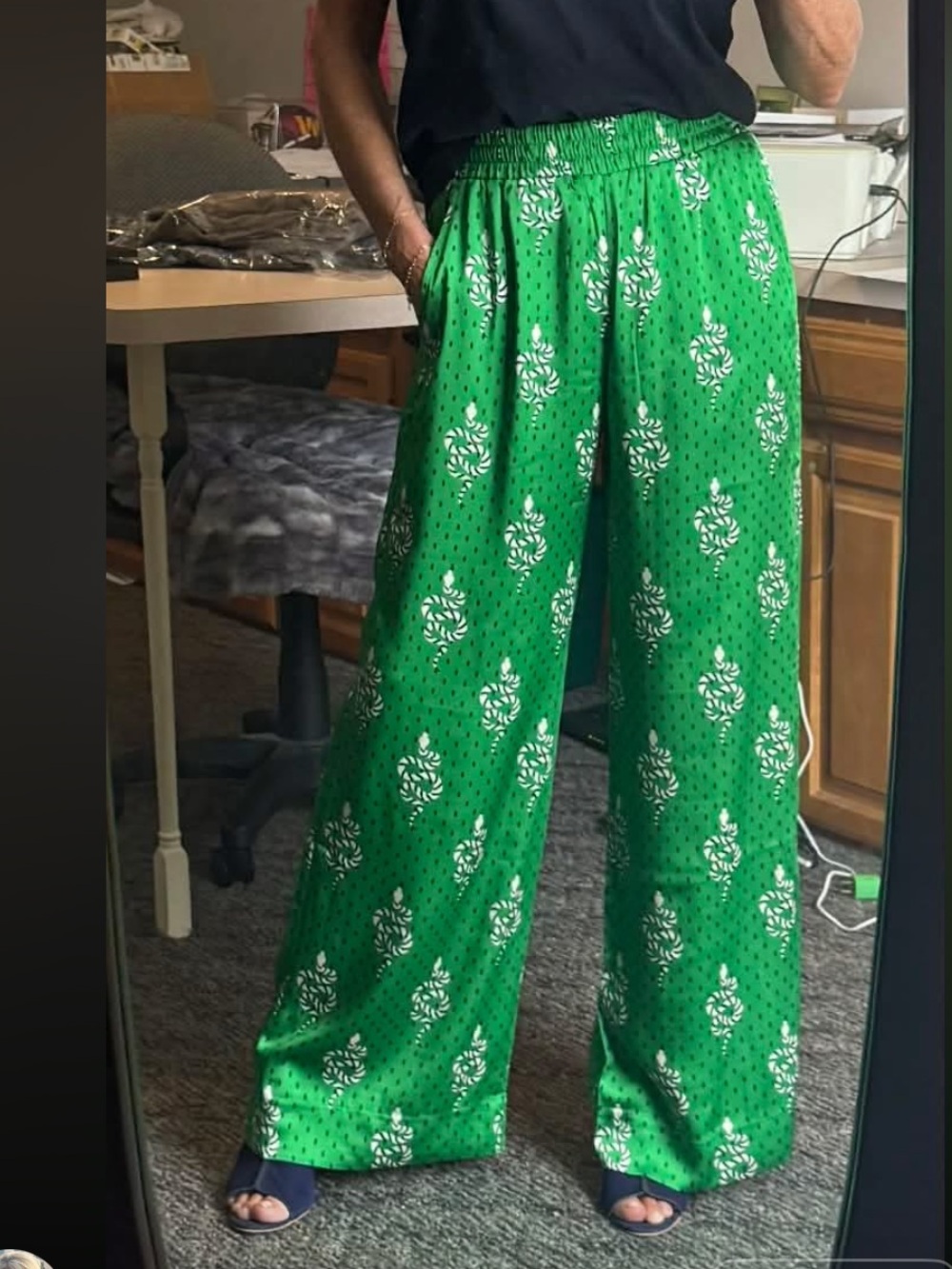 Cabi Serpentine Pant - Picture 8 of 12